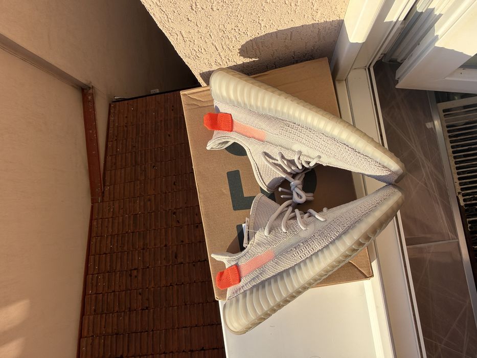 Yeezy 350 Tail Light