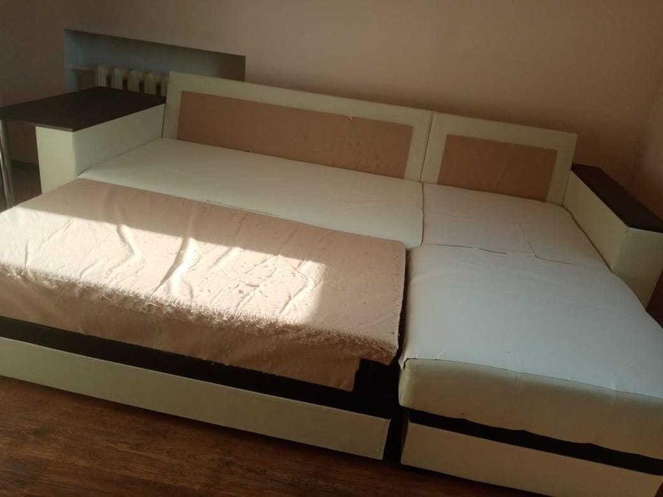 Отдам диван б/у бесплатно район Евразии