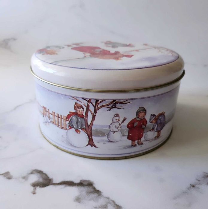 Коледни метални кутии