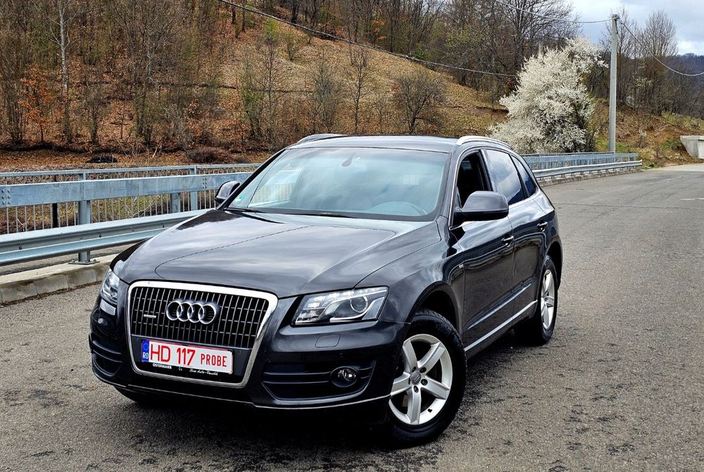 Audi Q5/4x4 / 2.0/ BENZINĂ /4x4 /Automată