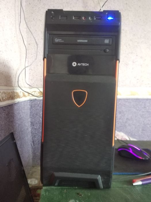 PC kompyuter igravoy