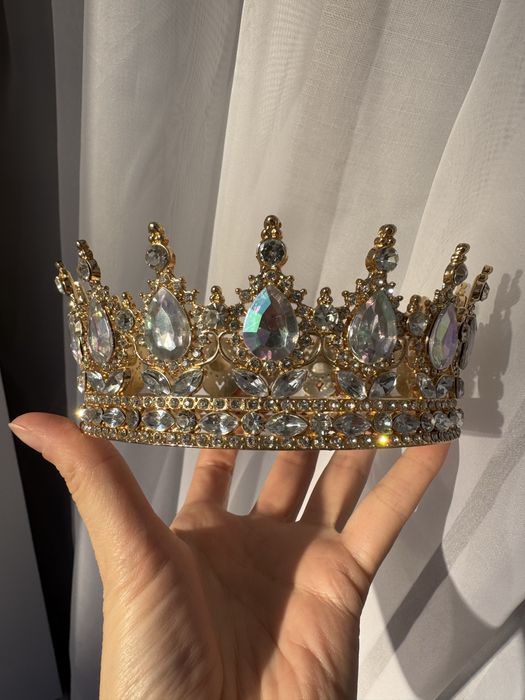 Новая корона со стразами