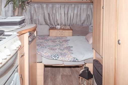Swift Charisma 540 (2002) 1300kg - Rulota de familie pregătită pentru noi aventuri