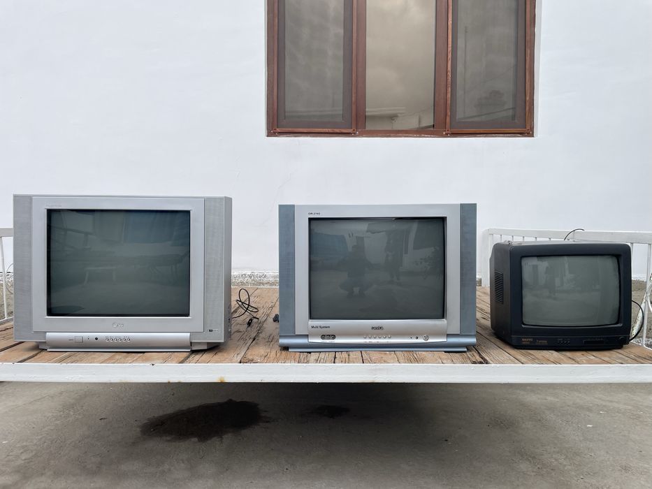 Televizorlar sotiladi 3ta bor
