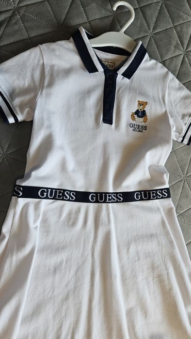 Бяла рокля Guess
