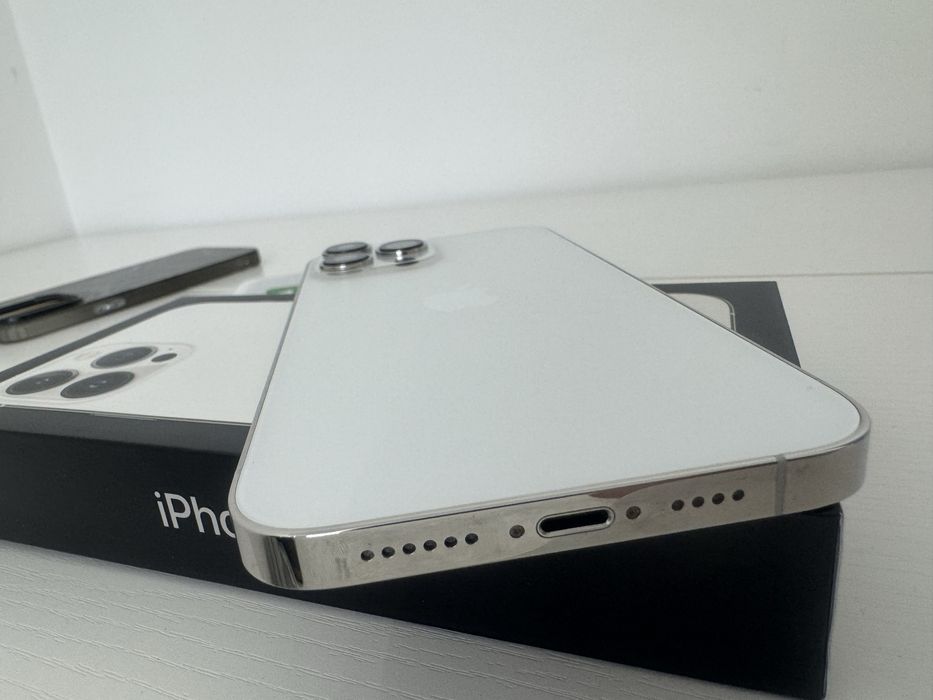 Продам IPhone 13 Pro Max