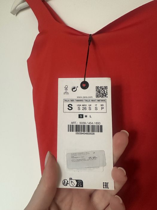 Червено боди на Zara, размер С, с етикет