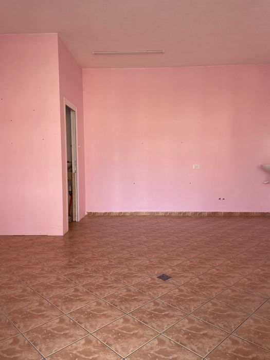 Дава се под наем Магазин в Асеновград - 27 кв.м за 149.43 € - Снимка #3