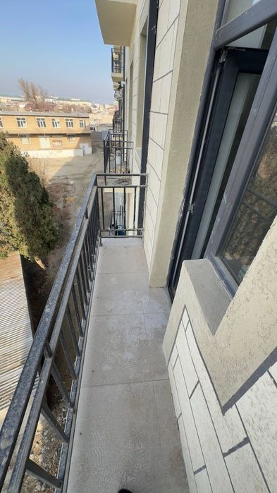 Sharq tomonda 1 xonali uy sotiladi