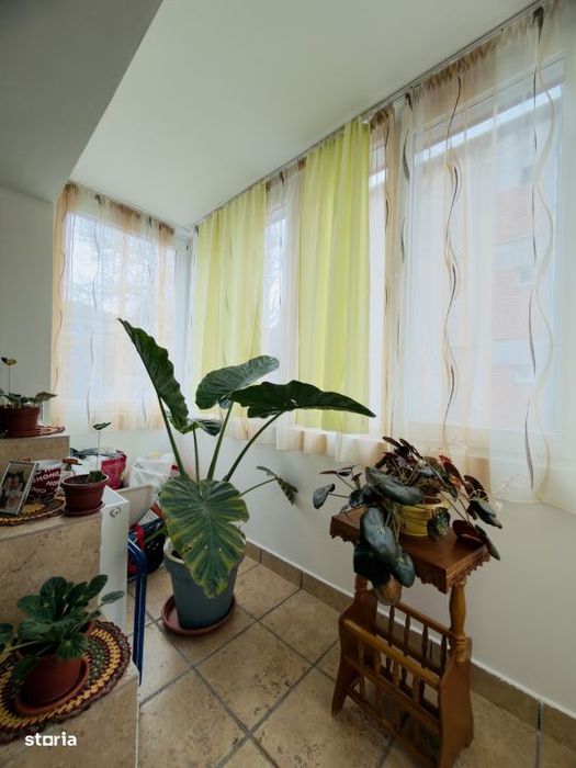 Apartament 4 camere, decomandat, etaj 2, 78mp in Bucovina