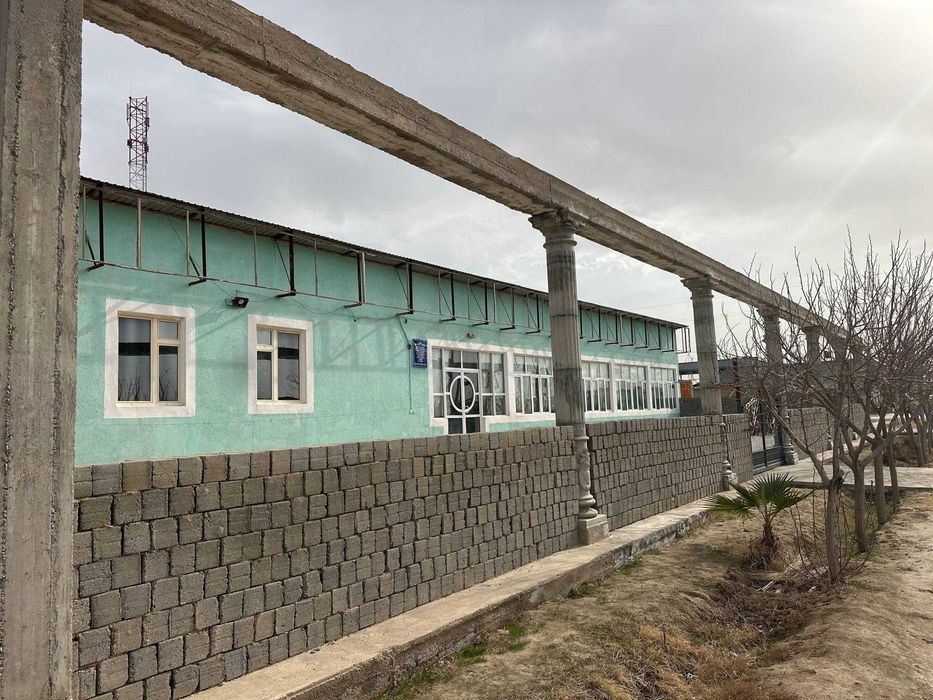 СРОЧНО  Чойхона сотилади  катта майдони билан Сув, свет, газ бор