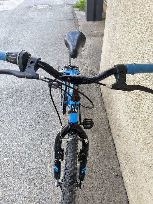 Vând btwin racingboy 320