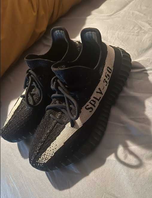 Yeezy 350 negrii