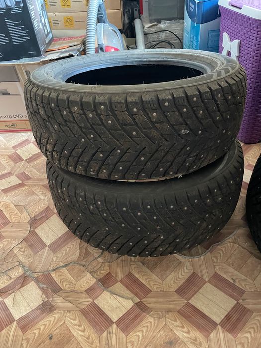 Автошины зимние шипы 225/50R17