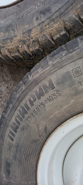 Б/у Колеса на УАЗ с резиной /R15
