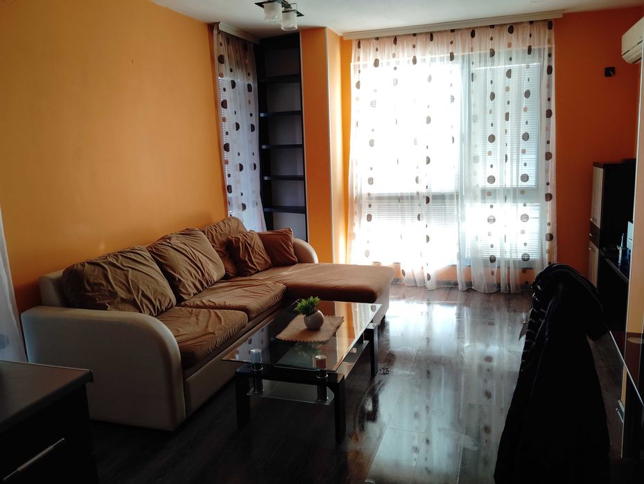 Дава се под наем Двустаен апартамент в Пазарджик, Идеален център - 74 кв.м за 280.5 € - Снимка #1