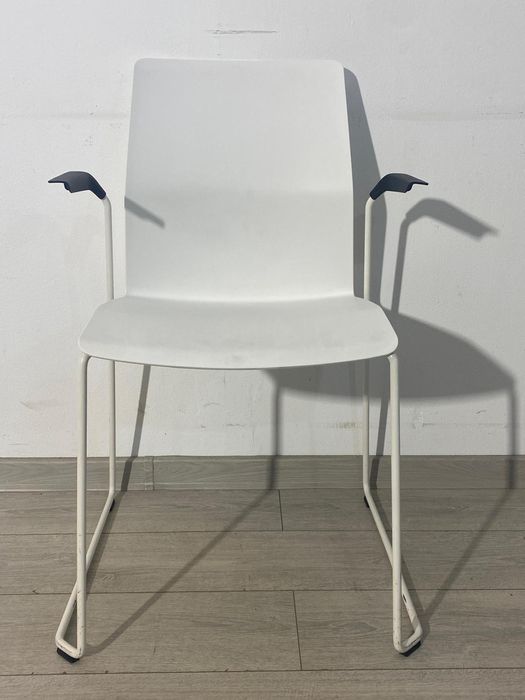 10 Buc. Scaun cu Spătar și Mânere; Scaune Stivuibile