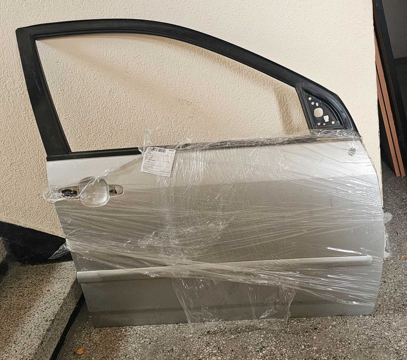 Врата за Тойота Корола 2006 хечбек