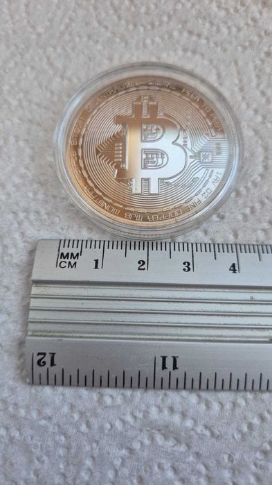Bitcoin, 4 cm, metalica, noua in capsula sigilata