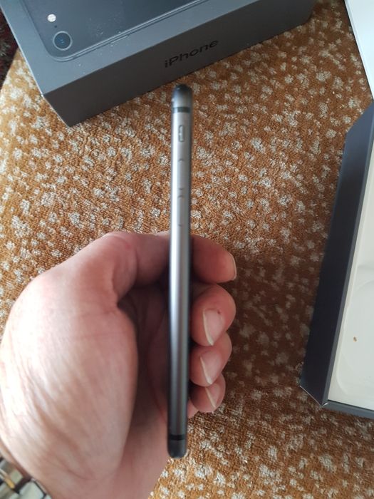 Iphone 8 64 gb в много добро състояние
