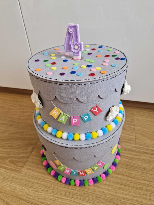 Картонена торта за рожден ден