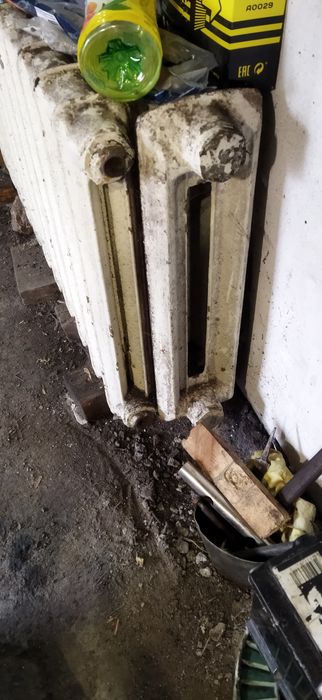 Продам чугунные батареи, радиаторы.