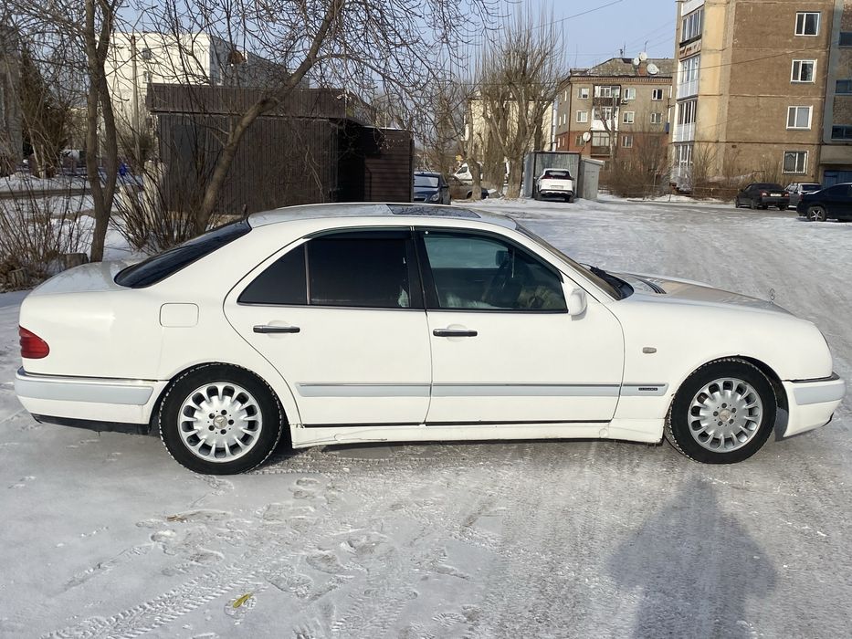 Mercedes-Benz E 230, 1998 года