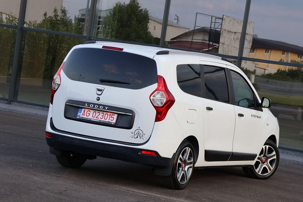 Dacia logdy 1.5.dci //7 locuri An 2020//import recent