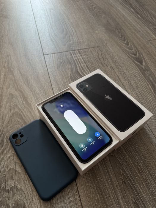 Vand iPhone 11 - Diverse culori - CA NOI