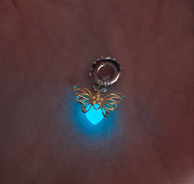 Pandantiv argint,licurici auriu fosforescent