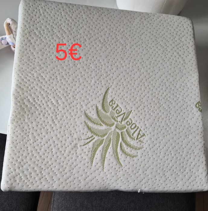 2 възглавнички-за рефлукс с алое и за  поставяне в 2 те посоки на бебе