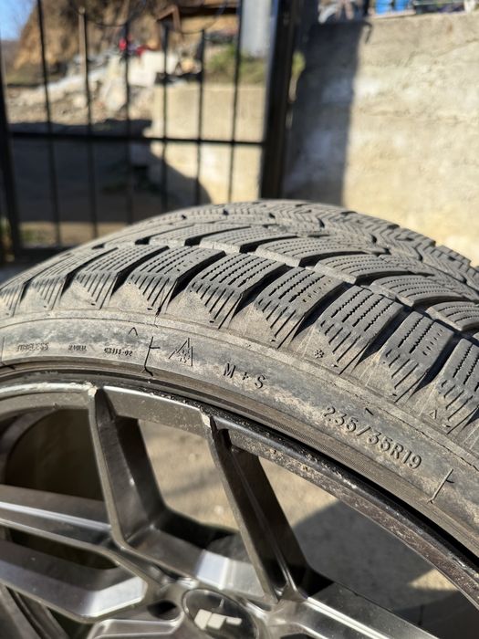 Jante japan racing cu anvelope de iarna 235/35 R19