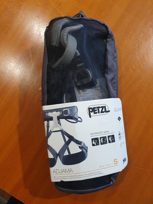 Ham escalada Petzl Adjama, mărimea S, nou