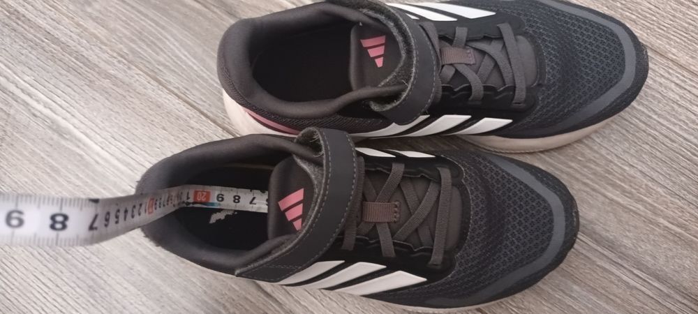 Детски маратонки ADIDAS 35н. Къси панталони NIKE
