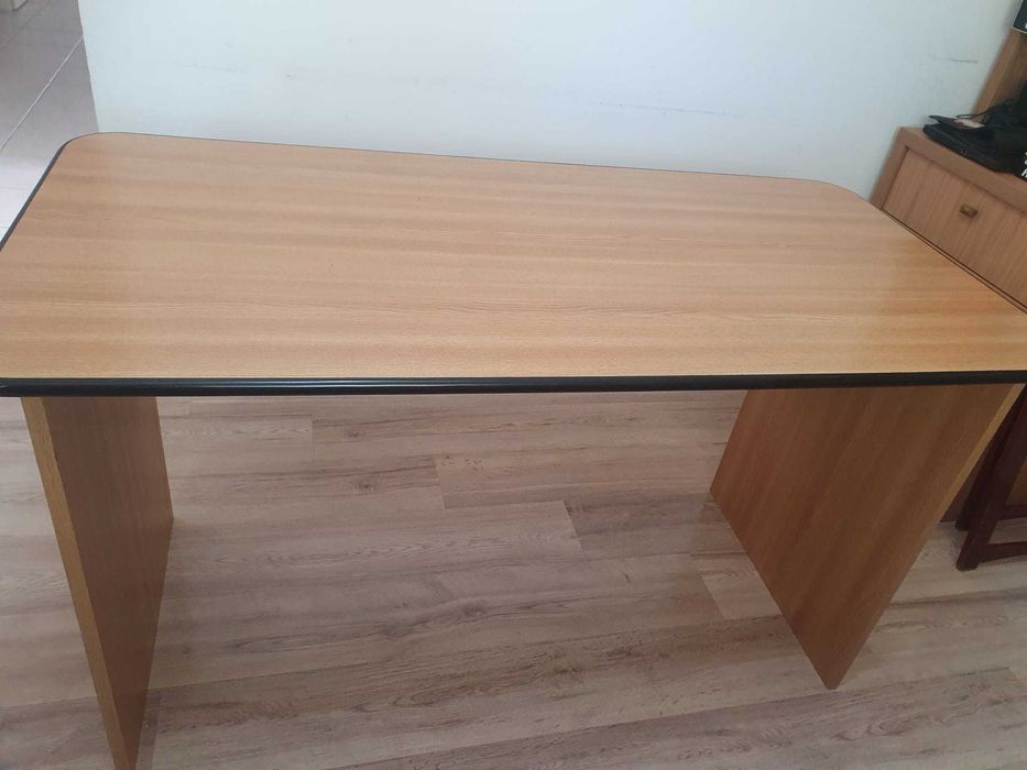 2 birouri din PAL, folosite, 141x70x80