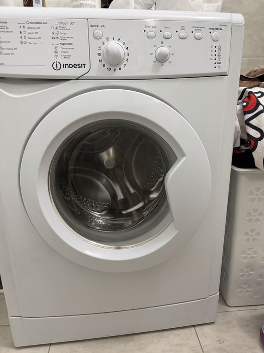 Продается стиральная машина Indesit!
