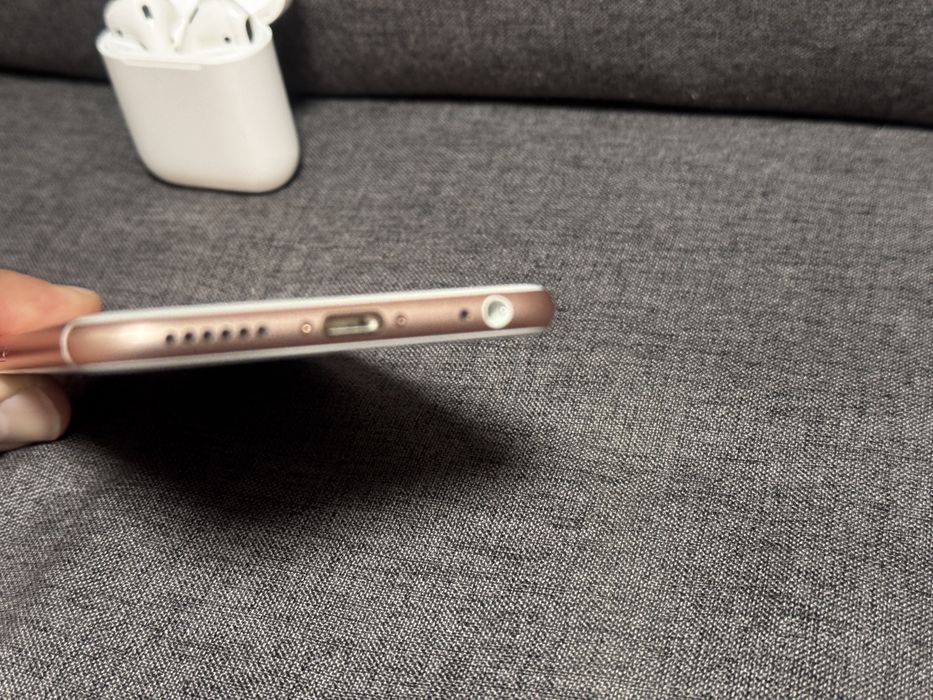 Iphone 6s 32gb rose gold 99% battery Airpods