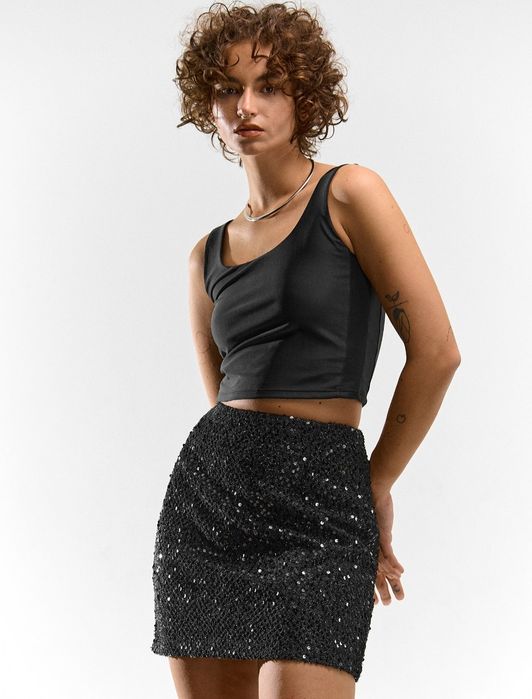 Къса пола с пайети