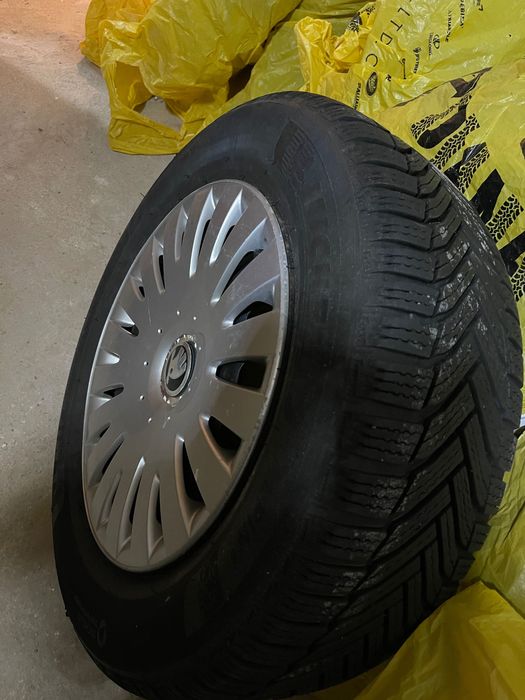 Michelin ALPIN 6 215/60/16 + оригинални джанти + оригинални тасове