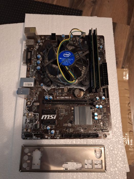 Procesor Intel 3 cu 2 Placute de cate 4 Giga Ram