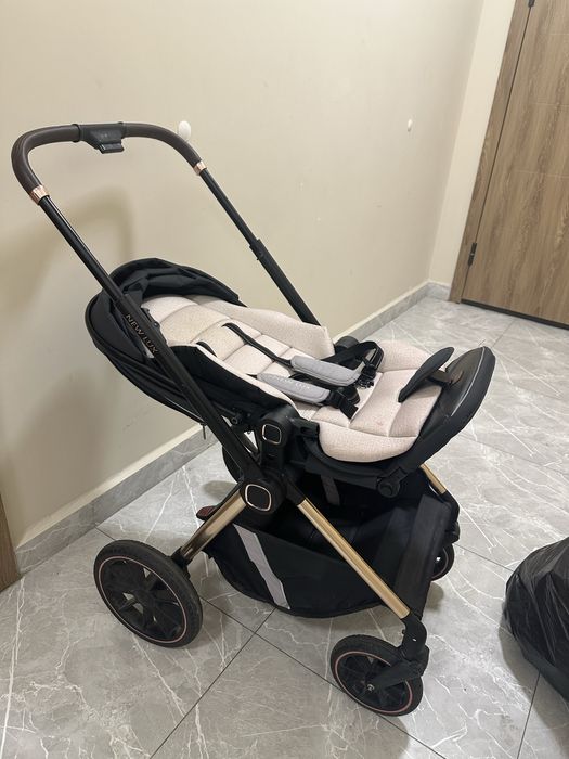 Коляска прогулочная