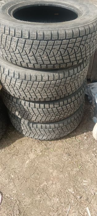 Продам шины на 17