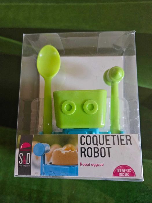 Детска чашка за яйце робот