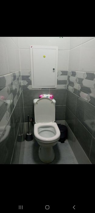 В ташкенте квартира 3комнатная кварти  2 этаж