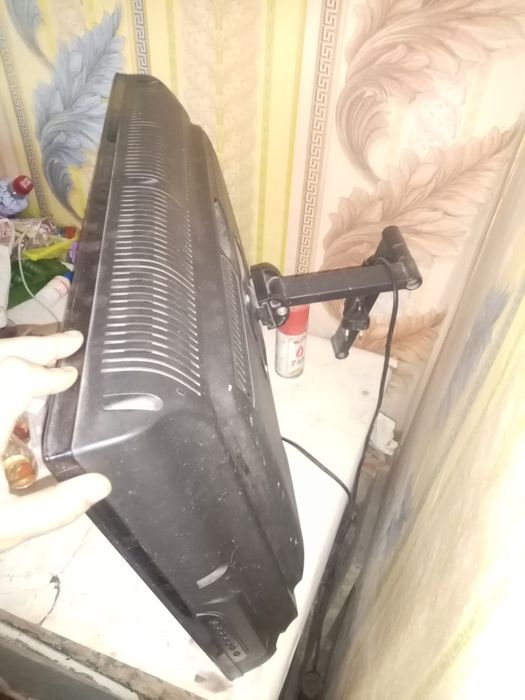 Продам на запчасти  телевизор