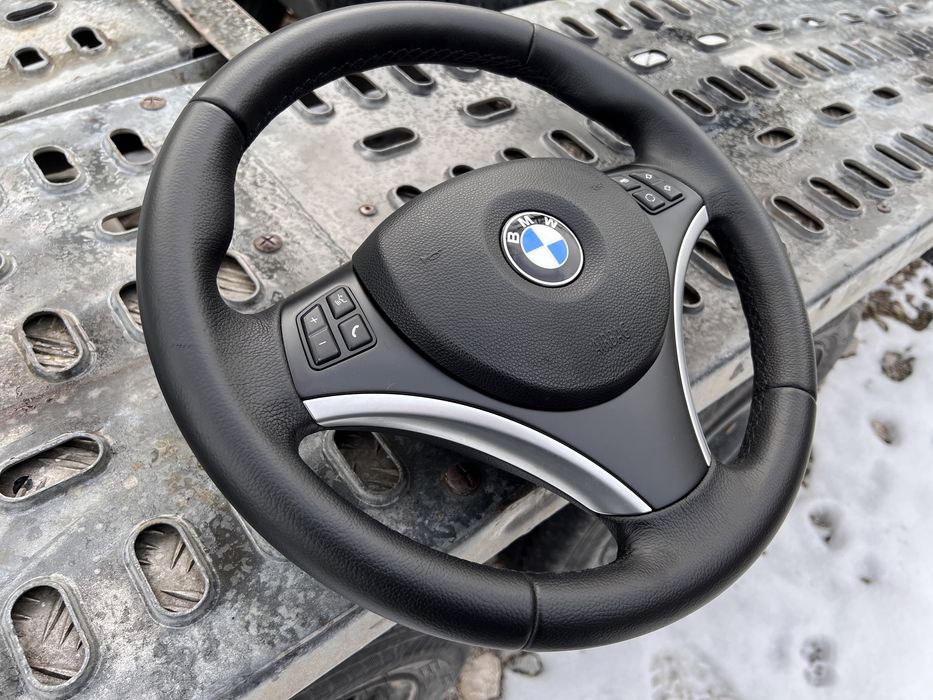 Bmw e90,e91,e87 SportLine волан в много добро състояние.