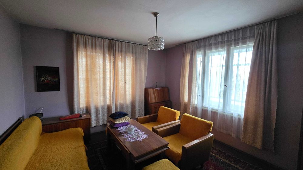 16304 - Самостоятелен етаж от къща