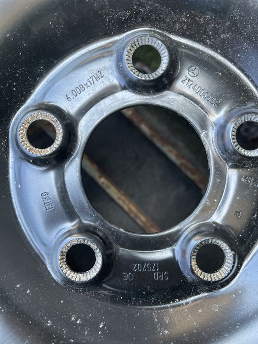 Патерица Мерцедес Е клас W212 / Резервна гума