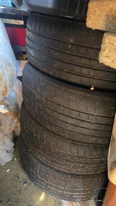 Anvelope vara 215/55/17