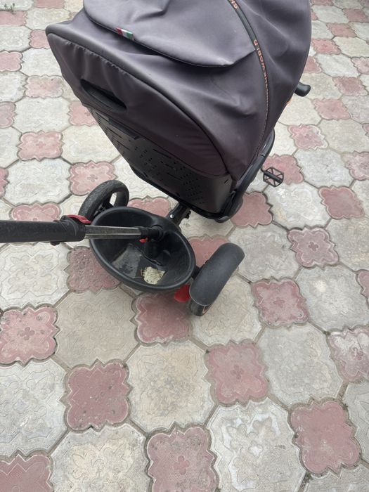 детская коляска.